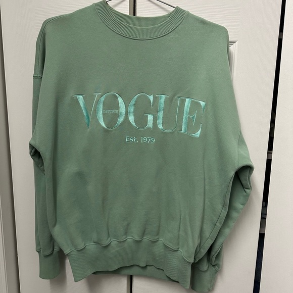 VOGUE Germany Sweater - Picture 1 of 4